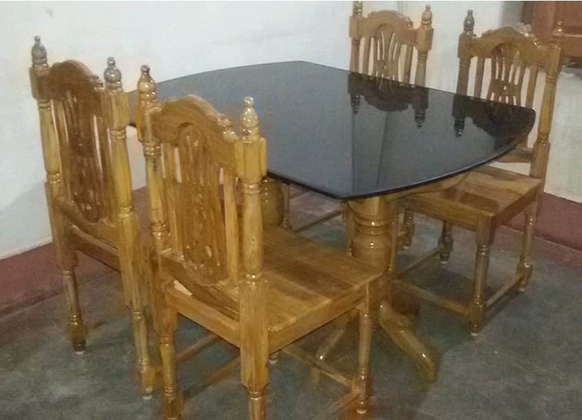 Dinning table with 4 tables